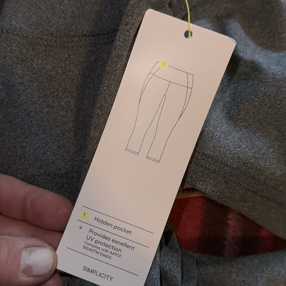 All in motion leggings gray xs NEW NWT simplicity mid rise stretch quick dry - Picture 2 of 4